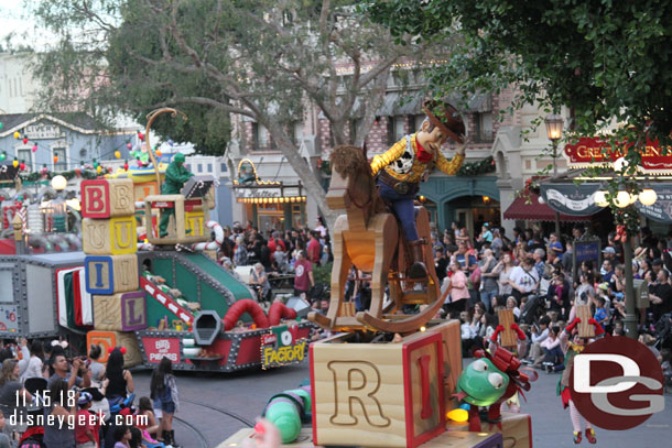 A Christmas Fantasy Parade only ran one time today due to the tapings.  It was late from that planned time too so I ran into the end of it and the crowd when I returned to Disneyland.