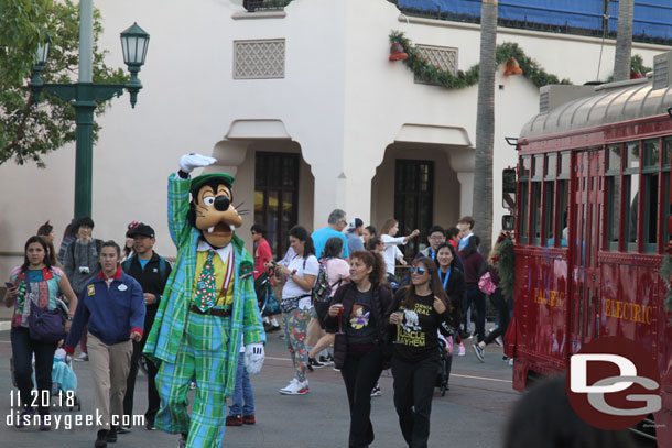 Goofy was strolling through Carthay Circle.