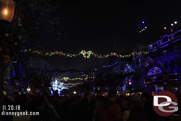 One more picture of Main Street USA as the snow fell to close out this picture set.  Hope everyone has a great Thanksgiving Weekend!