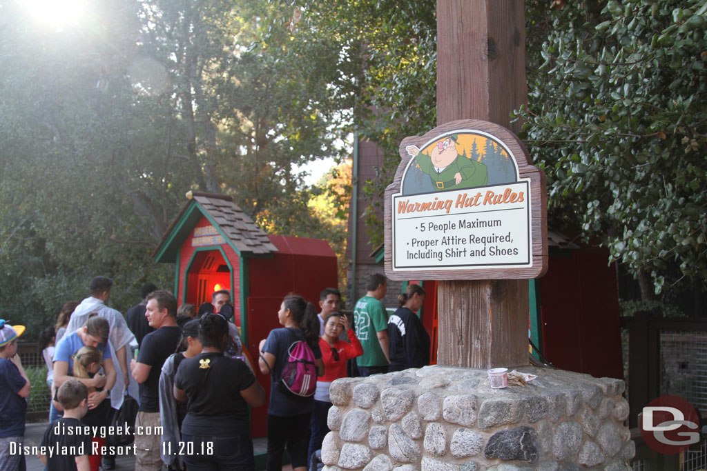 The warming huts had queues of several parties each this afternoon. 