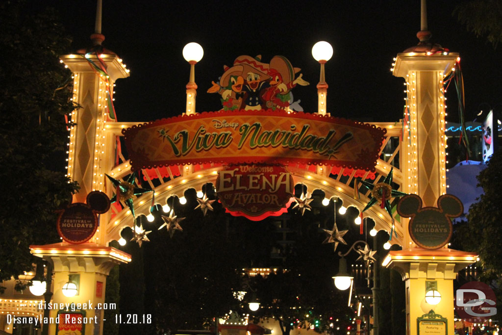 Viva Navidad celebration in Paradise Gardens