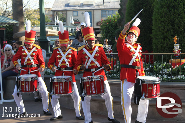 Holiday Toy Drummers