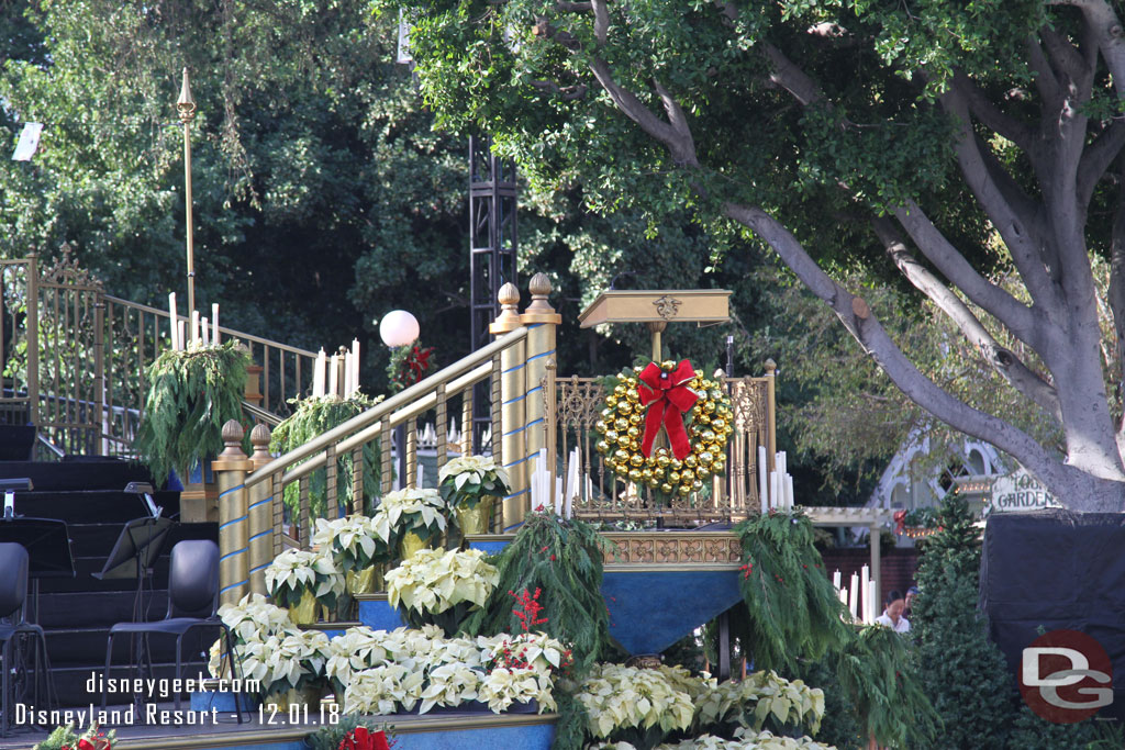 Where the narrator will be in 8 hours, Disneyland does not announce the guest narrators nor promote the show.  It only runs today and tomorrow, 4 shows in total.  There is seating for invited guests and standby for everyone else.