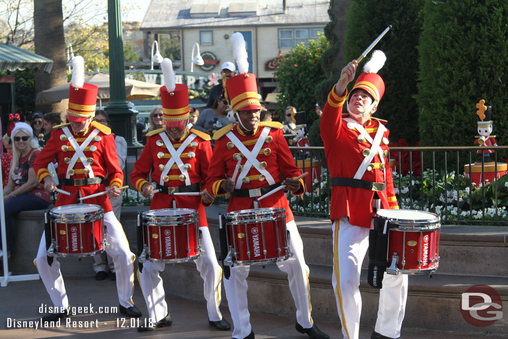 Holiday Toy Drummers