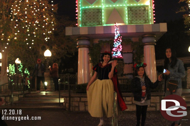 The Princesses were still out in the crowd after the moment (I am guessing they were during the snow too but I was taking video and did not notice them).