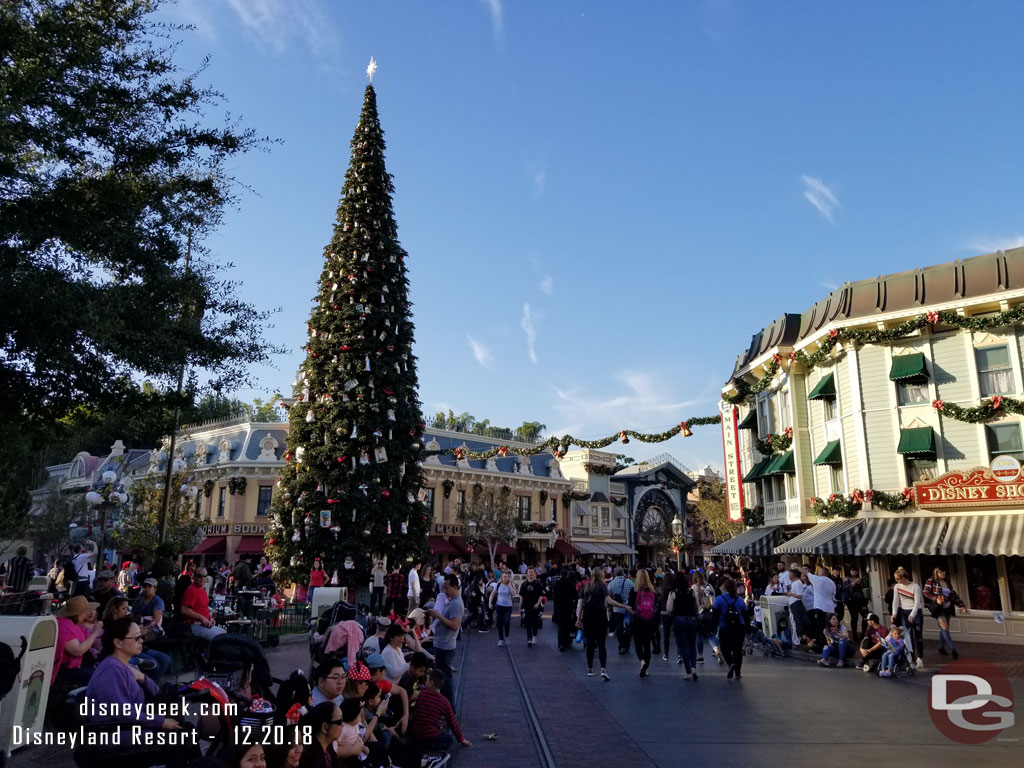 Next stop Disneyland.  Guests were lining the street for the 3:30pm parade when I arrived at 3:25pm