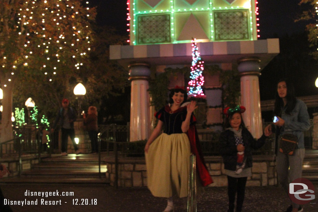 The Princesses were still out in the crowd after the moment (I am guessing they were during the snow too but I was taking video and did not notice them).