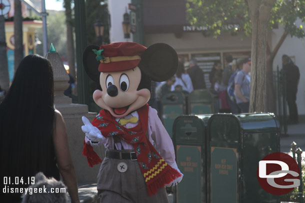 Mickey Mouse greeting guests in Carthay Circle.