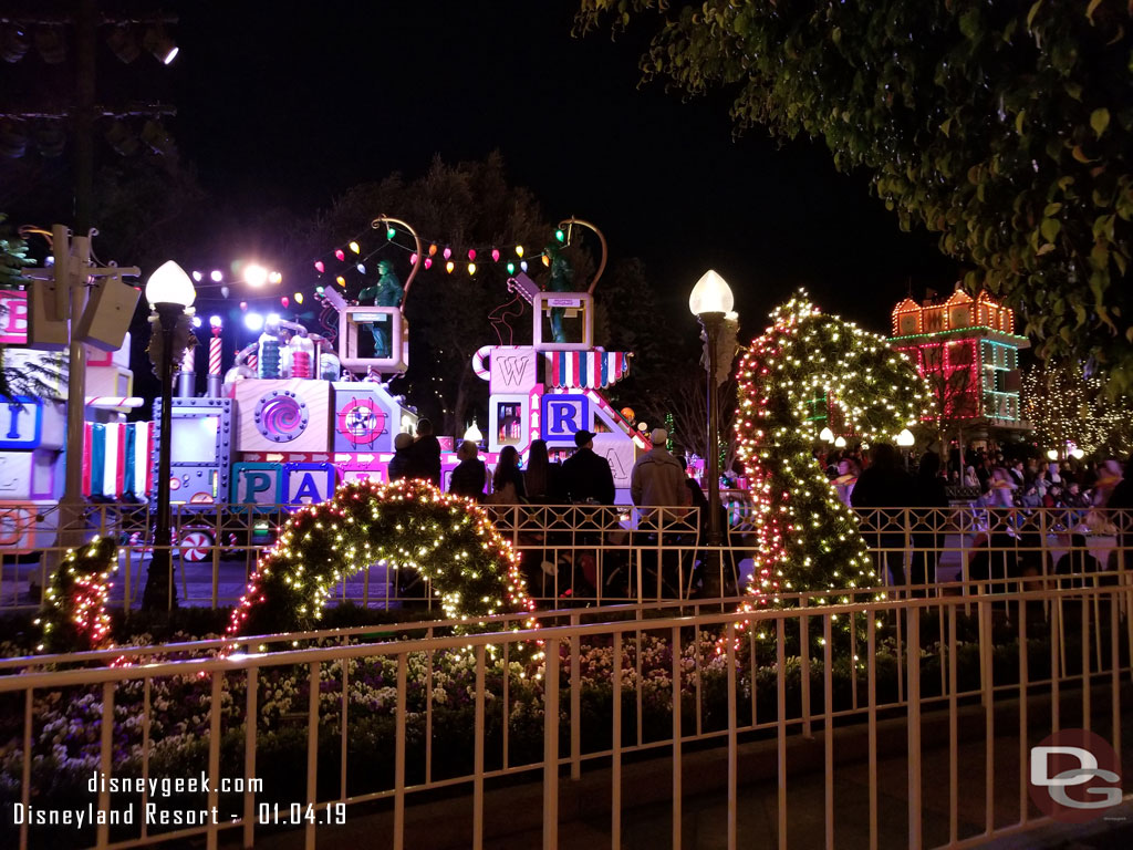 I walked faster than the parade, the workshop float was passing by as I was boarding.