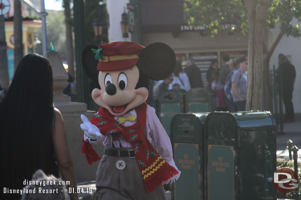 Mickey Mouse greeting guests in Carthay Circle.