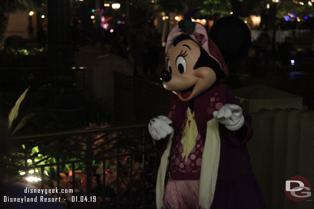 Minnie greeting guests in Carthay Circle.