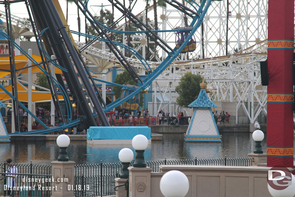 Looking across the bay the line for the Pixar Pal-A-Round is all the way up the exit ramp.. 