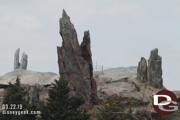 You can see some of the background scaffolding sticking up over the formations in a couple spots.