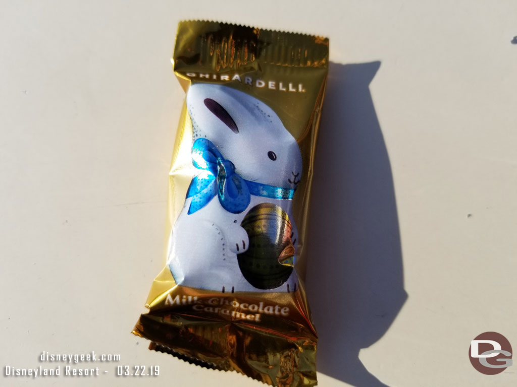 Ghirardelli chocolate samples have returned. The cast member is not at the door anymore though.  She was inside the store area talking with guests and passing out samples.