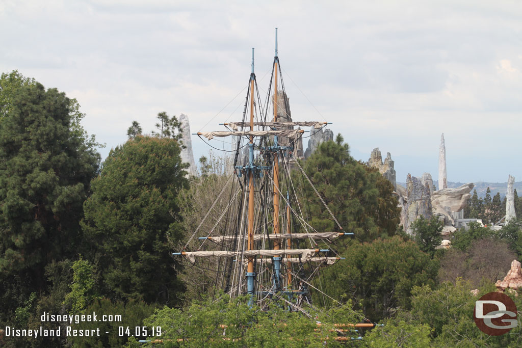 The Columbia was in operation today and of course I did not pay attention and it was in the way when I reached the top of the treehouse.