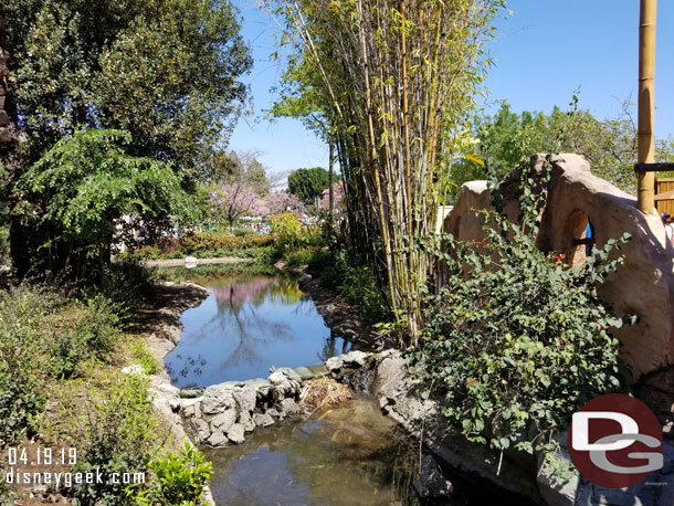 Bouncing back to Adventureland.. a look at the area between Adventureland and Frontierland. The walls have been removed.