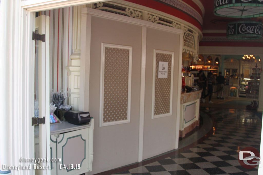 Walls up in Refreshment Corner as the reconfigure part of the counter, guessing for mobile pick up.