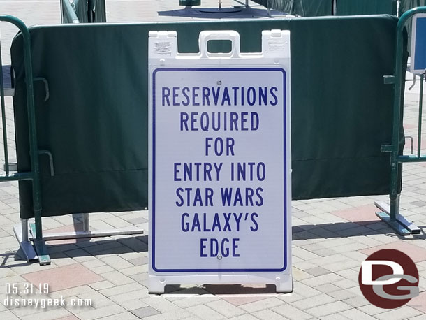 Once at ground level more signs warning you that you will not be able to enter Batuu.