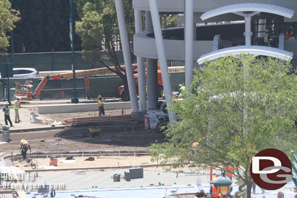 To the right you can see where the tramway will go under the escalator area and then enter the structure.