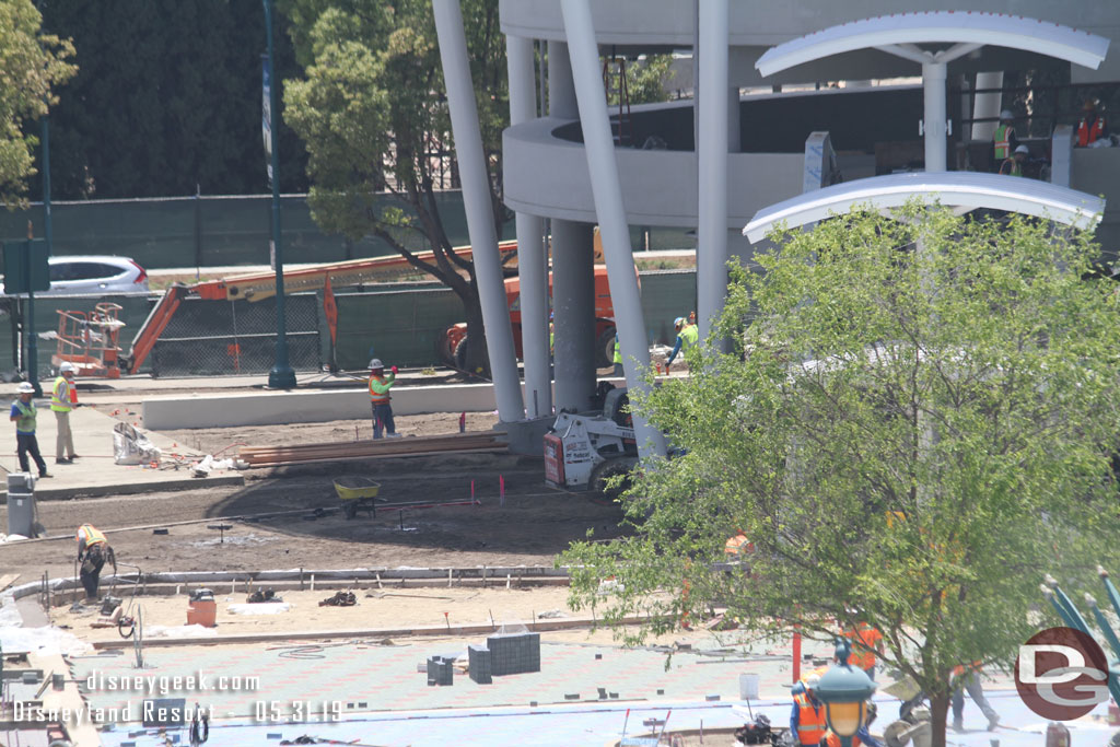 To the right you can see where the tramway will go under the escalator area and then enter the structure.