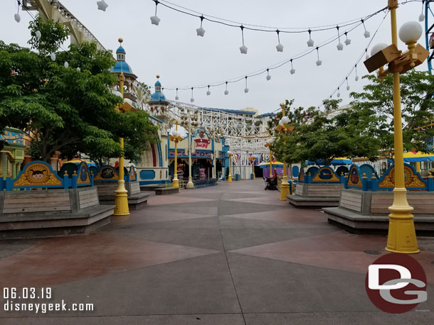 8:48am and Pixar Pier is a ghost town.