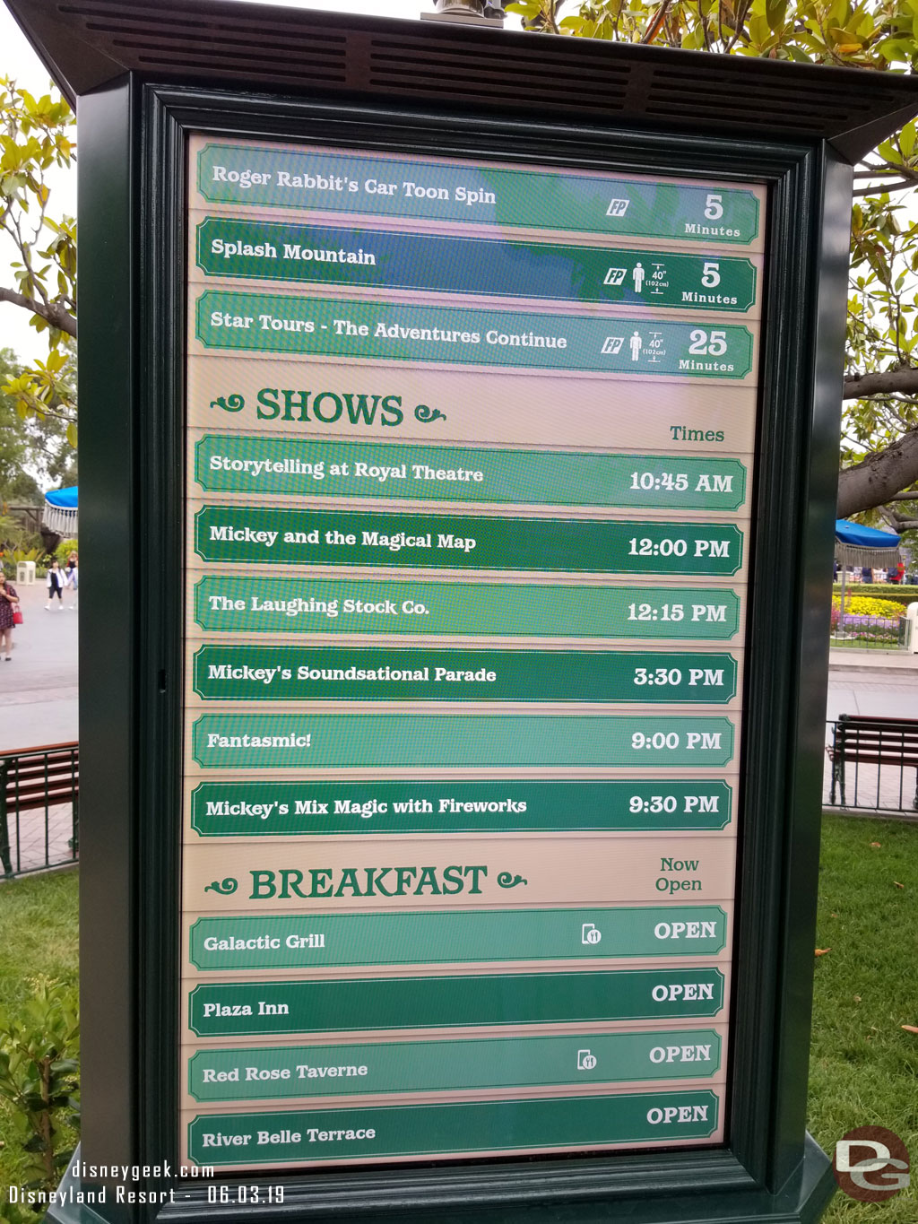 More Disneyland waits at 9:35am