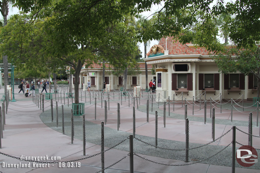 No lines at the ticket booth this morning at 7:46 am 