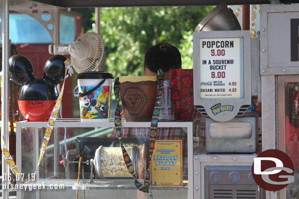 Several popcorn bucket choices in Grizzly Peak Airfield.