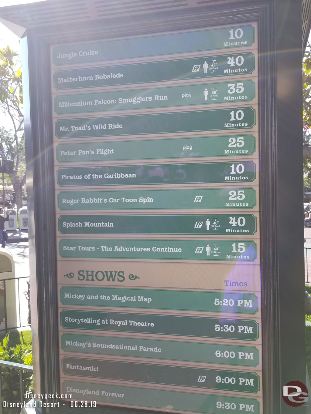 Disneyland Wait times at 4:54pm