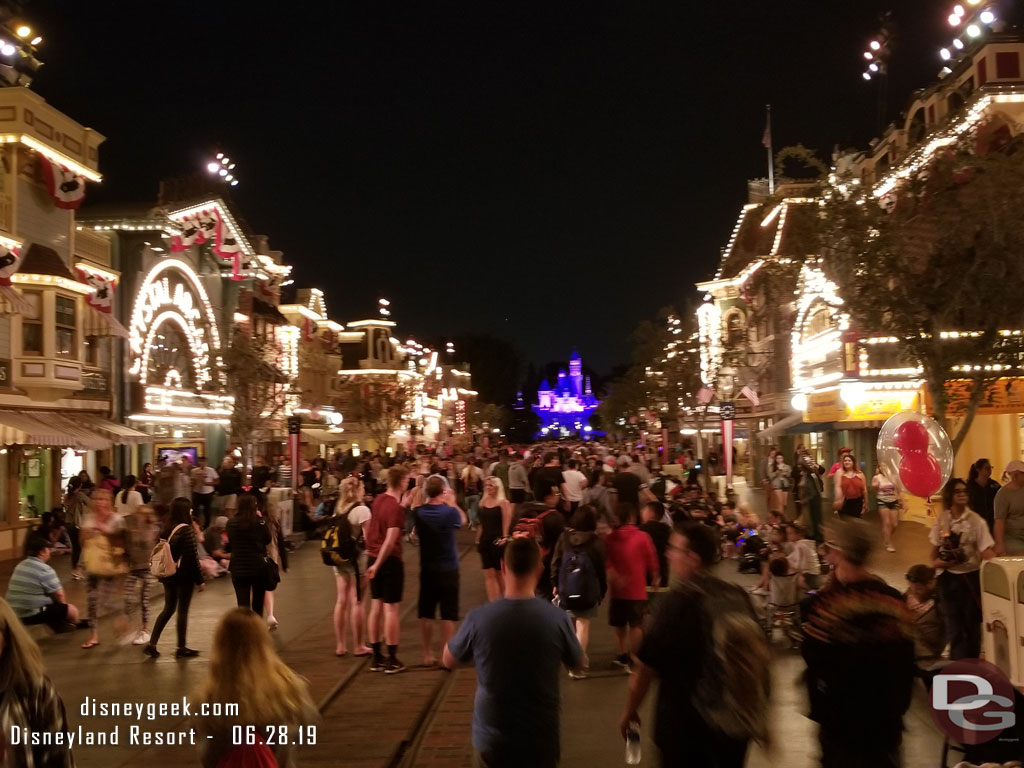 Main Street USA at 9:12pm, 15 minutes before Disneyland Forever.