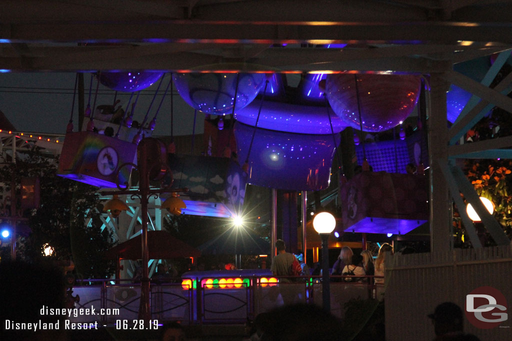 I left the show early to do a quick look at the Whirlwind after dark.  The lights while it is running shine right into the walkway.