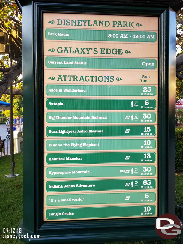 Fun sighting, while I was posting the wait time pictures, Tony Baxter stopped by and was checking out the wait times with his group while they were deciding where to go next.