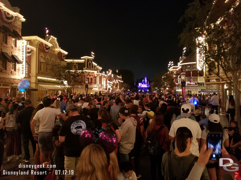 Main Street USA right before the lights went out. It filled in quickly.