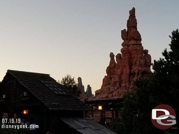 As the sun set and night fell I made my way back toward Batuu, by way of Frontierland.