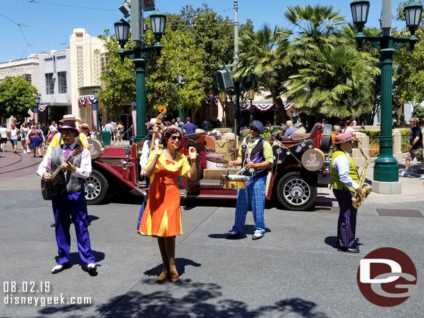 Five and Dime performing in Carthay Circle.