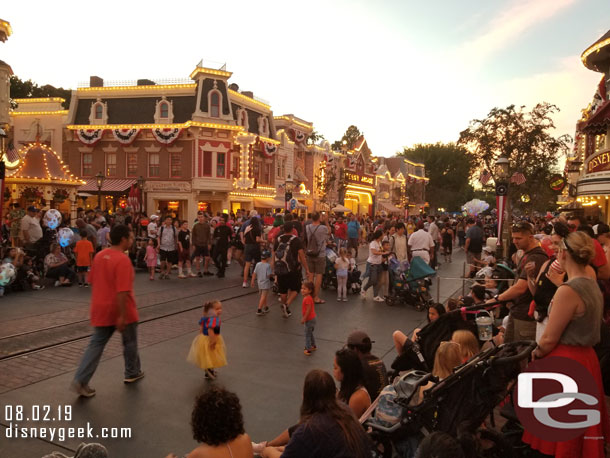 Since Main Street was getting full and I had nothing else on my picture list I decided to find a spot for the parade just after 8pm.