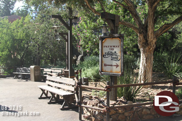 While walking by this sign I thought it was interesting that it tells you how to get to Fantasyland but not Batuu.  I overheard at least three sets of guests asking cast members how to get to Star Wars Land in the short walk from Dumbo to here.  