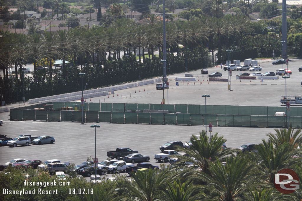 The fences are still up in the Simba parking lot.  Has anyone parked over there recently to see what the project is.