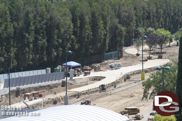 A closer look at the walkway.