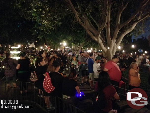 The popcorn bucket line in New Orleans Square had over 50 guests in it and was wrapping in the extended queue are for the Haunted Mansion.