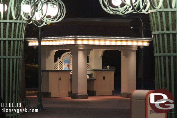 The walls are down and the information kiosk / food kiosk is now a DVC kiosk near the tram stop.