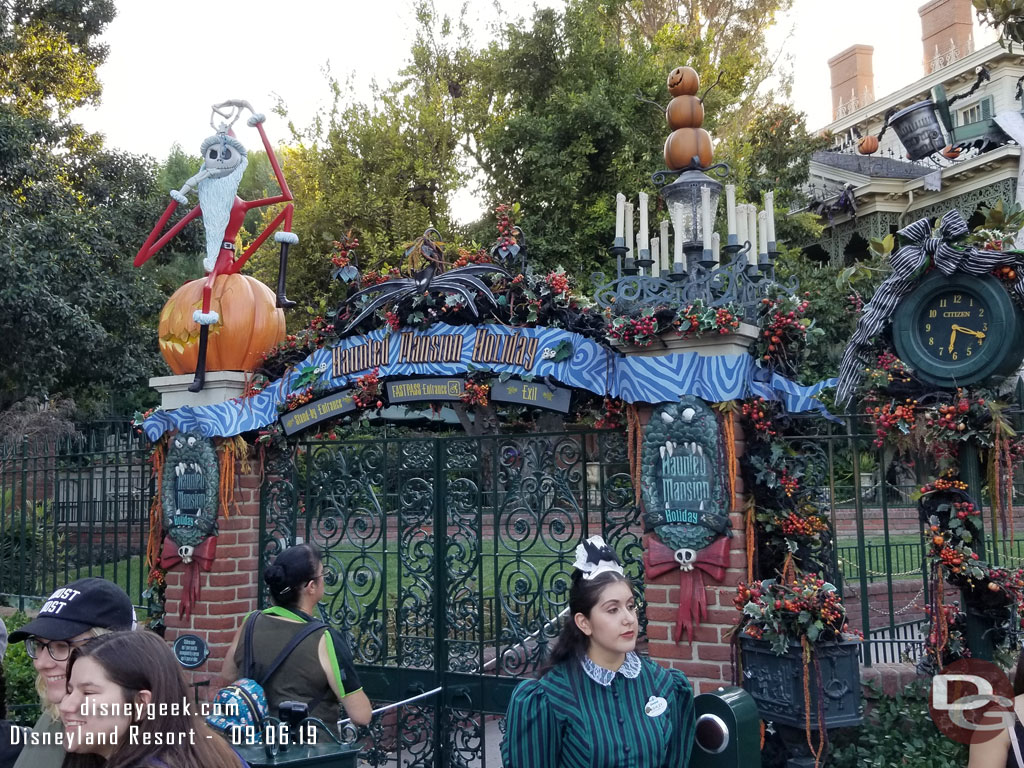 The plan was to use a FastPass for Haunted Mansion Holiday but it was down during my return window.