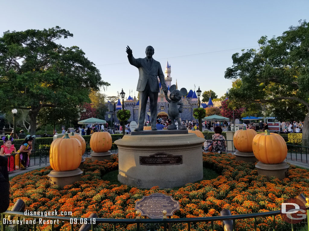 The partners statue and planter