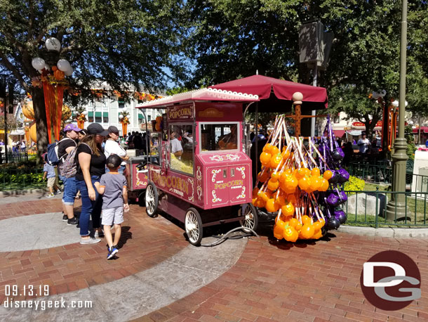 Only a couple guests in line for popcorn buckets this afternoon. Plenty of buckets in stock.