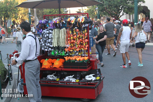 Another cart in Carthay Circle.