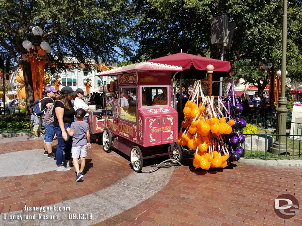 Only a couple guests in line for popcorn buckets this afternoon. Plenty of buckets in stock.