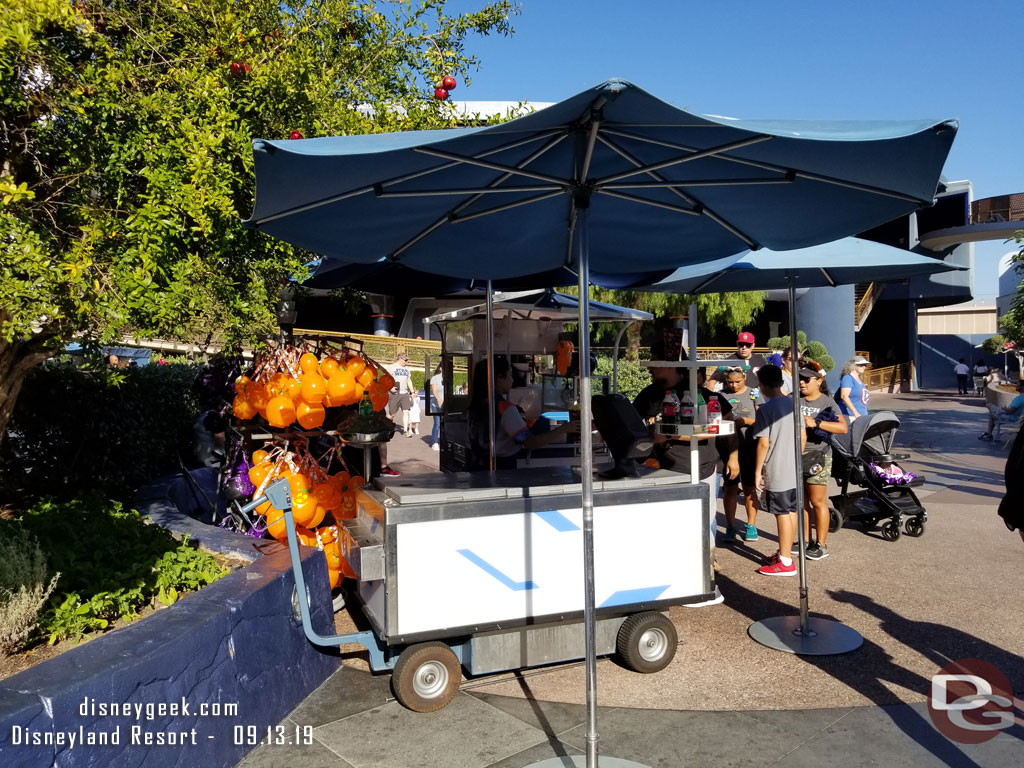 No line and plenty of popcorn buckets in Tomorrowland too.