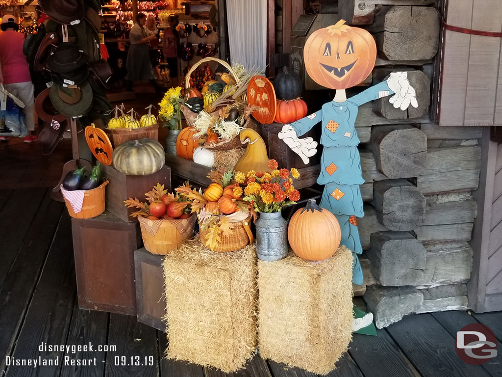 Frontierland Halloween decorations.