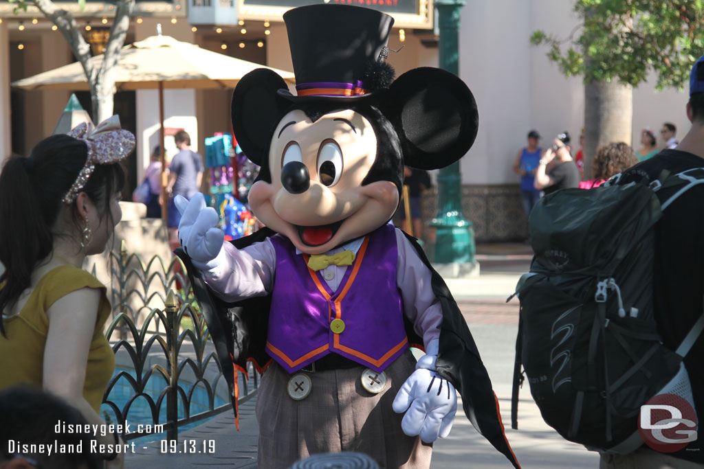 Mickey greeting guests in Carthay Circle.