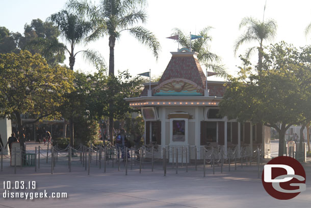 Same goes for the ticket booths. Several open and no waits.